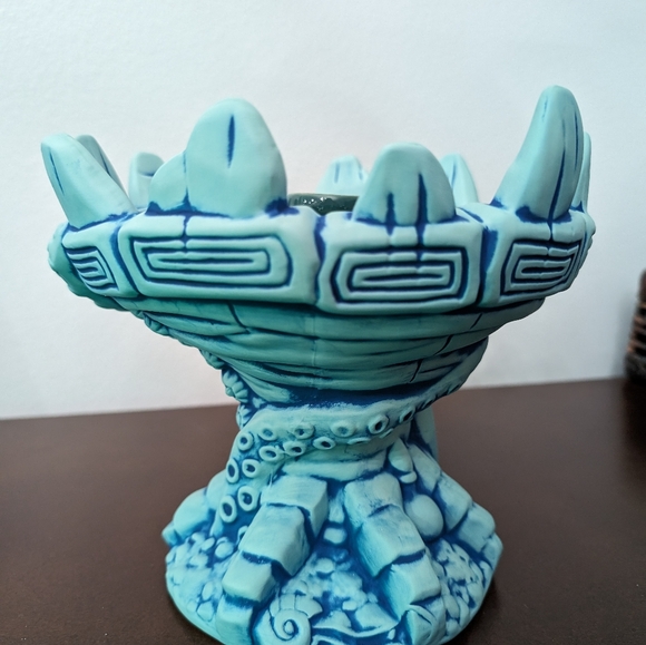 Ursula Trader Sam's Grog Grotto Tiki mug - Picture 3 of 5